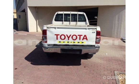 Acheter Import Voiture Toyota Hilux Blanc à Import - Dubai, Province de Bengo Acheter Import Voiture Toyota Hilux Blanc à Import - Dubai, Province de Bengo