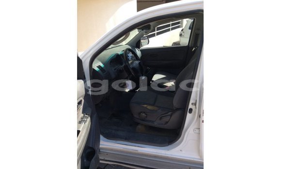 Acheter Import Voiture Toyota Hilux Blanc à Import - Dubai, Province de Bengo Acheter Import Voiture Toyota Hilux Blanc à Import - Dubai, Province de Bengo