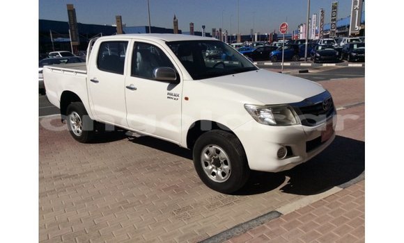 Acheter Import Voiture Toyota Hilux Blanc à Import - Dubai, Province de Bengo Acheter Import Voiture Toyota Hilux Blanc à Import - Dubai, Province de Bengo