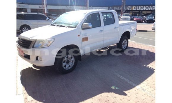 Acheter Import Voiture Toyota Hilux Blanc à Import - Dubai, Province de Bengo Acheter Import Voiture Toyota Hilux Blanc à Import - Dubai, Province de Bengo