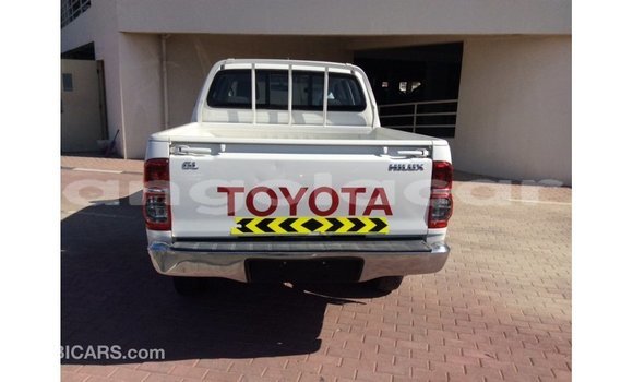 Acheter Import Voiture Toyota Hilux Blanc à Import - Dubai, Province de Bengo Acheter Import Voiture Toyota Hilux Blanc à Import - Dubai, Province de Bengo