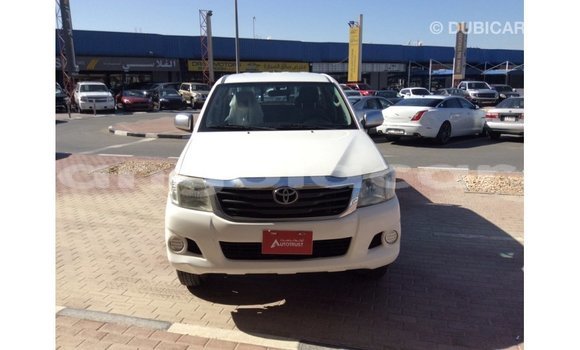 Acheter Import Voiture Toyota Hilux Blanc à Import - Dubai, Province de Bengo Acheter Import Voiture Toyota Hilux Blanc à Import - Dubai, Province de Bengo