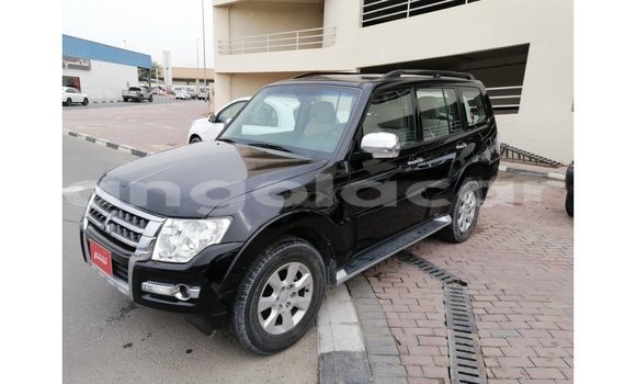 Acheter Import Voiture Mitsubishi Pajero Noir à Import - Dubai, Province de Bengo Acheter Import Voiture Mitsubishi Pajero Noir à Import - Dubai, Province de Bengo