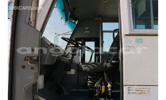 Comprar Importar TATA Xenon Branco Carro em Import - Dubai em Bengo Province