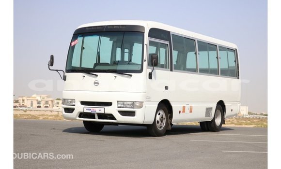 Comprar Importar Nissan 350Z Branco Carro em Import - Dubai em Bengo Province Comprar Importar Nissan 350Z Branco Carro em Import - Dubai em Bengo Province