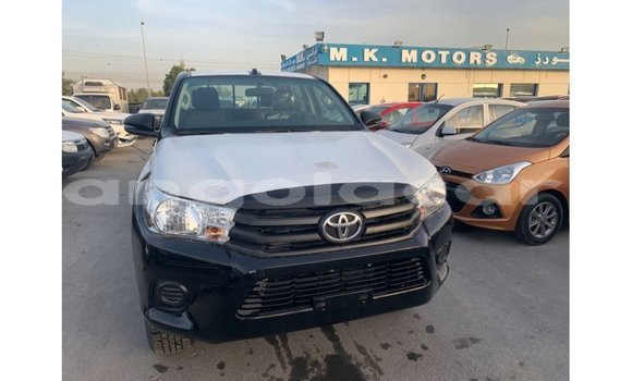 Comprar Importar Toyota Hilux Preto Carro em Import - Dubai em Bengo Province Comprar Importar Toyota Hilux Preto Carro em Import - Dubai em Bengo Province