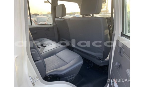 Comprar Importar Toyota Land Cruiser Branco Carro em Import - Dubai em Bengo Province Comprar Importar Toyota Land Cruiser Branco Carro em Import - Dubai em Bengo Province