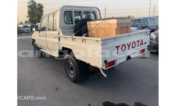 Comprar Importar Toyota Land Cruiser Branco Carro em Import - Dubai em Bengo Province Comprar Importar Toyota Land Cruiser Branco Carro em Import - Dubai em Bengo Province