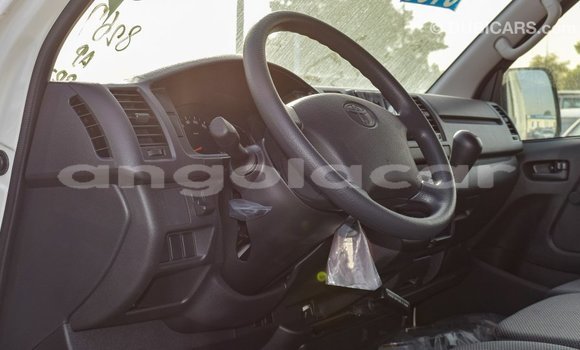 Acheter Import Voiture Toyota Hiace Blanc à Import - Dubai, Province de Bengo Acheter Import Voiture Toyota Hiace Blanc à Import - Dubai, Province de Bengo
