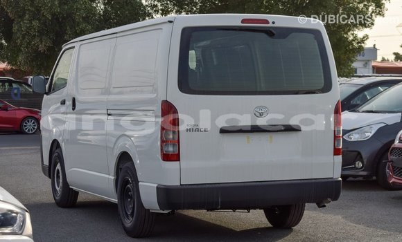 Acheter Import Voiture Toyota Hiace Blanc à Import - Dubai, Province de Bengo Acheter Import Voiture Toyota Hiace Blanc à Import - Dubai, Province de Bengo