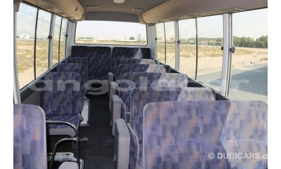 Comprar Importar Nissan 350Z Branco Carro em Import - Dubai em Bengo Province Comprar Importar Nissan 350Z Branco Carro em Import - Dubai em Bengo Province