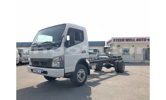 Comprar Importar Mitsubishi Carisma Branco Carro em Import - Dubai em Bengo Province Comprar Importar Mitsubishi Carisma Branco Carro em Import - Dubai em Bengo Province