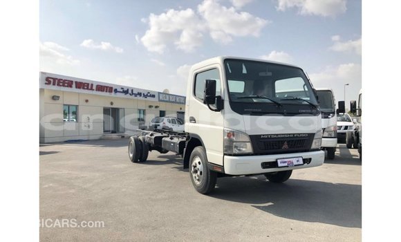 Comprar Importar Mitsubishi Carisma Branco Carro em Import - Dubai em Bengo Province Comprar Importar Mitsubishi Carisma Branco Carro em Import - Dubai em Bengo Province