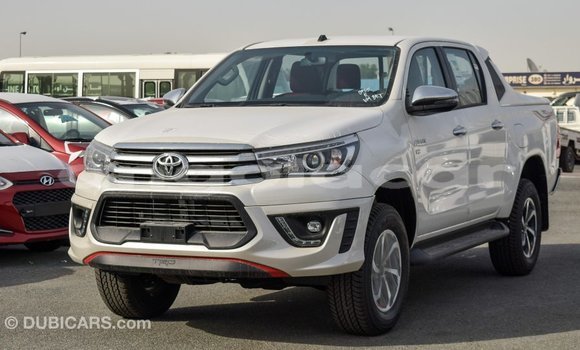 Comprar Novo Toyota Hilux Branco Carro em Import - Dubai em Bengo Province Comprar Novo Toyota Hilux Branco Carro em Import - Dubai em Bengo Province
