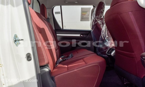 Comprar Novo Toyota Hilux Branco Carro em Import - Dubai em Bengo Province Comprar Novo Toyota Hilux Branco Carro em Import - Dubai em Bengo Province