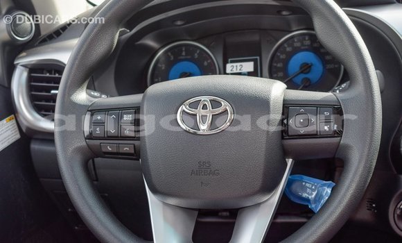 Comprar Novo Toyota Hilux Branco Carro em Import - Dubai em Bengo Province Comprar Novo Toyota Hilux Branco Carro em Import - Dubai em Bengo Province
