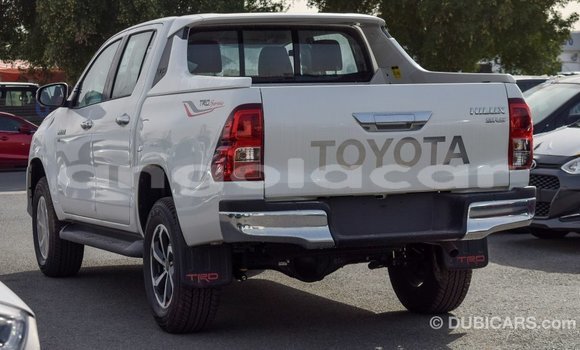 Comprar Novo Toyota Hilux Branco Carro em Import - Dubai em Bengo Province Comprar Novo Toyota Hilux Branco Carro em Import - Dubai em Bengo Province