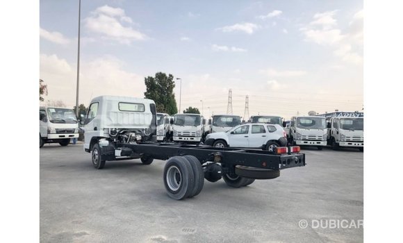 Comprar Importar Mitsubishi Carisma Branco Carro em Import - Dubai em Bengo Province Comprar Importar Mitsubishi Carisma Branco Carro em Import - Dubai em Bengo Province