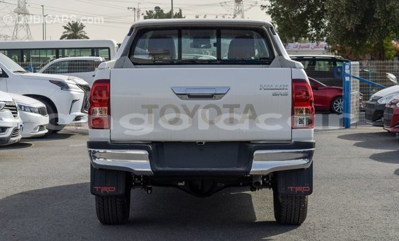 Comprar Novo Toyota Hilux Branco Carro em Import - Dubai em Bengo Province Comprar Novo Toyota Hilux Branco Carro em Import - Dubai em Bengo Province