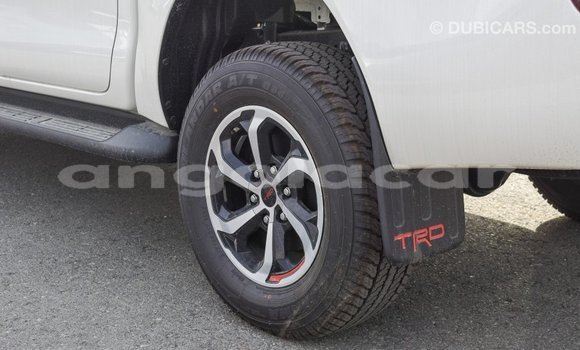 Comprar Novo Toyota Hilux Branco Carro em Import - Dubai em Bengo Province Comprar Novo Toyota Hilux Branco Carro em Import - Dubai em Bengo Province