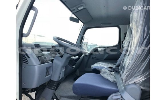 Comprar Importar Mitsubishi Carisma Branco Carro em Import - Dubai em Bengo Province Comprar Importar Mitsubishi Carisma Branco Carro em Import - Dubai em Bengo Province