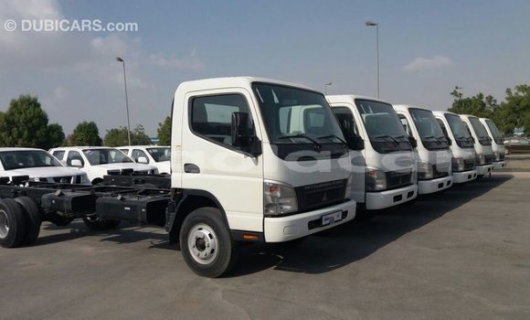 Comprar Importar Mitsubishi Carisma Branco Carro em Import - Dubai em Bengo Province Comprar Importar Mitsubishi Carisma Branco Carro em Import - Dubai em Bengo Province
