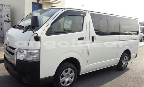 Acheter Neuf Voiture Toyota Hiace Blanc à Luena, Moxico Acheter Neuf Voiture Toyota Hiace Blanc à Luena, Moxico