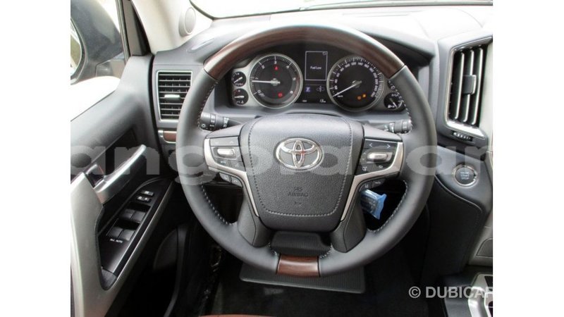 Big with watermark toyota land cruiser bengo province import dubai 6533