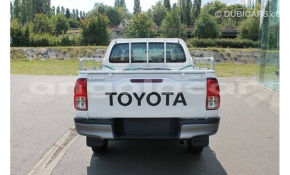 Buy Import Toyota Hilux White Car in Import - Dubai in Bengo Province Buy Import Toyota Hilux White Car in Import - Dubai in Bengo Province