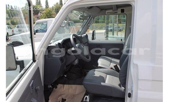 Buy Import Toyota Land Cruiser White Car in Import - Dubai in Bengo Province Buy Import Toyota Land Cruiser White Car in Import - Dubai in Bengo Province