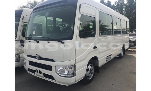Acheter Import Voiture Toyota Coaster Blanc à Import - Dubai, Province de Bengo Acheter Import Voiture Toyota Coaster Blanc à Import - Dubai, Province de Bengo