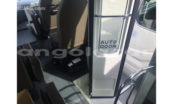 Acheter Import Voiture Toyota Coaster Blanc à Import - Dubai, Province de Bengo Acheter Import Voiture Toyota Coaster Blanc à Import - Dubai, Province de Bengo