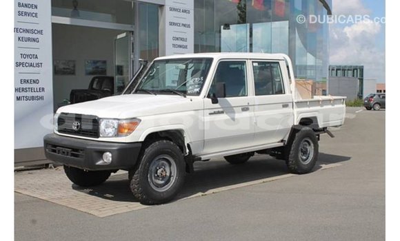 Buy Import Toyota Land Cruiser White Car in Import - Dubai in Bengo Province Buy Import Toyota Land Cruiser White Car in Import - Dubai in Bengo Province