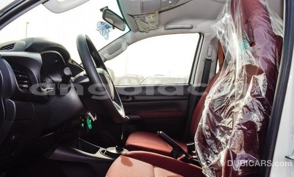 Buy Import Toyota Hilux White Car in Import - Dubai in Bengo Province Buy Import Toyota Hilux White Car in Import - Dubai in Bengo Province