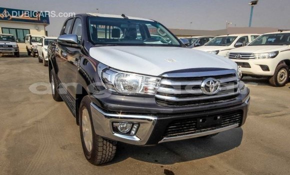 Acheter Import Voiture Toyota Hilux Noir à Import - Dubai, Province de Bengo Acheter Import Voiture Toyota Hilux Noir à Import - Dubai, Province de Bengo
