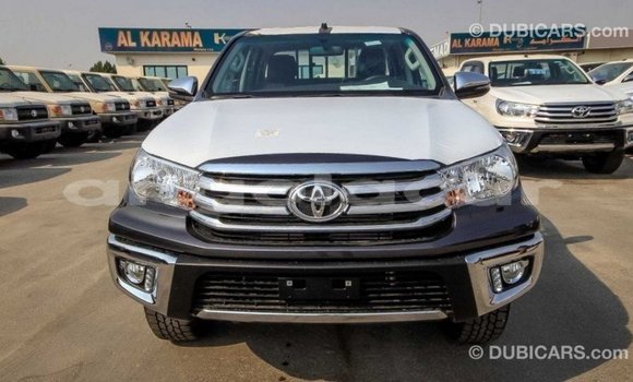 Acheter Import Voiture Toyota Hilux Noir à Import - Dubai, Province de Bengo Acheter Import Voiture Toyota Hilux Noir à Import - Dubai, Province de Bengo