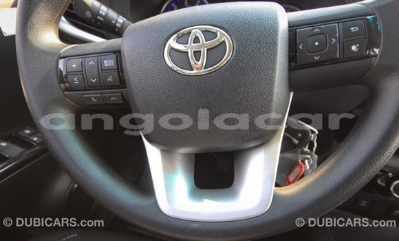 Acheter Import Voiture Toyota Hilux Noir à Import - Dubai, Province de Bengo Acheter Import Voiture Toyota Hilux Noir à Import - Dubai, Province de Bengo