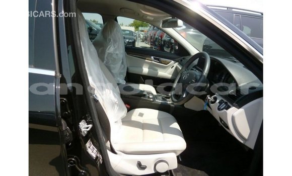Comprar Importar Mercedes-Benz 200 Preto Carro em Import - Dubai em Bengo Province Comprar Importar Mercedes-Benz 200 Preto Carro em Import - Dubai em Bengo Province