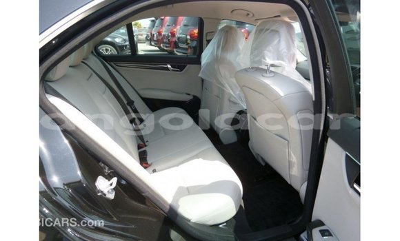 Comprar Importar Mercedes-Benz 200 Preto Carro em Import - Dubai em Bengo Province Comprar Importar Mercedes-Benz 200 Preto Carro em Import - Dubai em Bengo Province