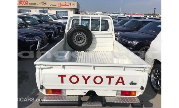 Comprar Importar Toyota Land Cruiser Branco Carro em Import - Dubai em Bengo Province Comprar Importar Toyota Land Cruiser Branco Carro em Import - Dubai em Bengo Province