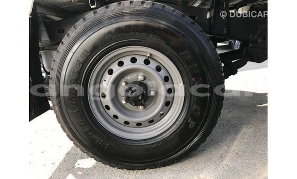 Comprar Importar Toyota Land Cruiser Branco Carro em Import - Dubai em Bengo Province Comprar Importar Toyota Land Cruiser Branco Carro em Import - Dubai em Bengo Province