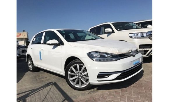 Acheter Import Voiture Volkswagen Golf Blanc à Import - Dubai, Province de Bengo