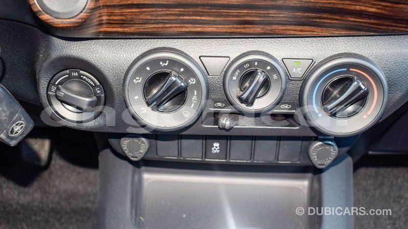 Big with watermark toyota hilux bengo province import dubai 6567