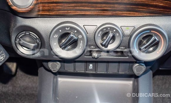 Acheter Import Voiture Toyota Hilux Blanc à Import - Dubai, Province de Bengo Acheter Import Voiture Toyota Hilux Blanc à Import - Dubai, Province de Bengo