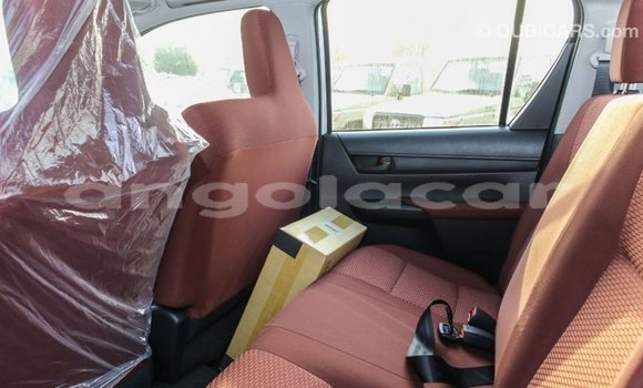 Comprar Importar Toyota Hilux Branco Carro em Import - Dubai em Bengo Province Comprar Importar Toyota Hilux Branco Carro em Import - Dubai em Bengo Province