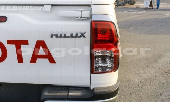 Comprar Importar Toyota Hilux Branco Carro em Import - Dubai em Bengo Province Comprar Importar Toyota Hilux Branco Carro em Import - Dubai em Bengo Province