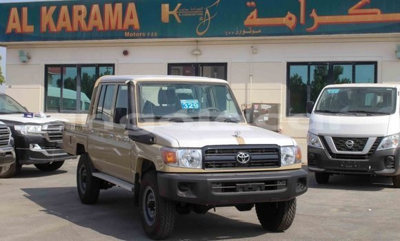Acheter Import Voiture Toyota Land Cruiser Beige à Import - Dubai, Province de Bengo Acheter Import Voiture Toyota Land Cruiser Beige à Import - Dubai, Province de Bengo
