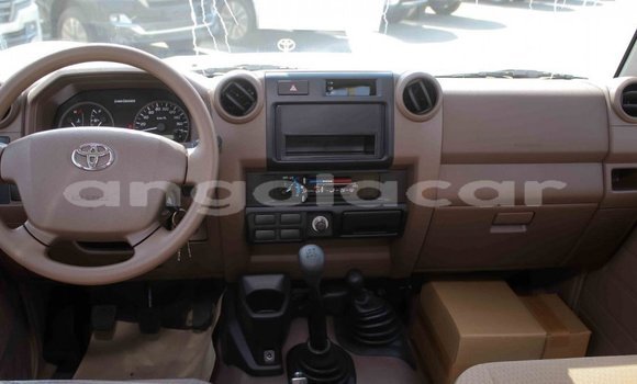 Acheter Import Voiture Toyota Land Cruiser Beige à Import - Dubai, Province de Bengo Acheter Import Voiture Toyota Land Cruiser Beige à Import - Dubai, Province de Bengo