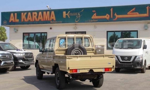 Acheter Import Voiture Toyota Land Cruiser Beige à Import - Dubai, Province de Bengo Acheter Import Voiture Toyota Land Cruiser Beige à Import - Dubai, Province de Bengo