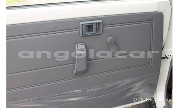 Comprar Importar Toyota Land Cruiser Branco Carro em Import - Dubai em Bengo Province Comprar Importar Toyota Land Cruiser Branco Carro em Import - Dubai em Bengo Province